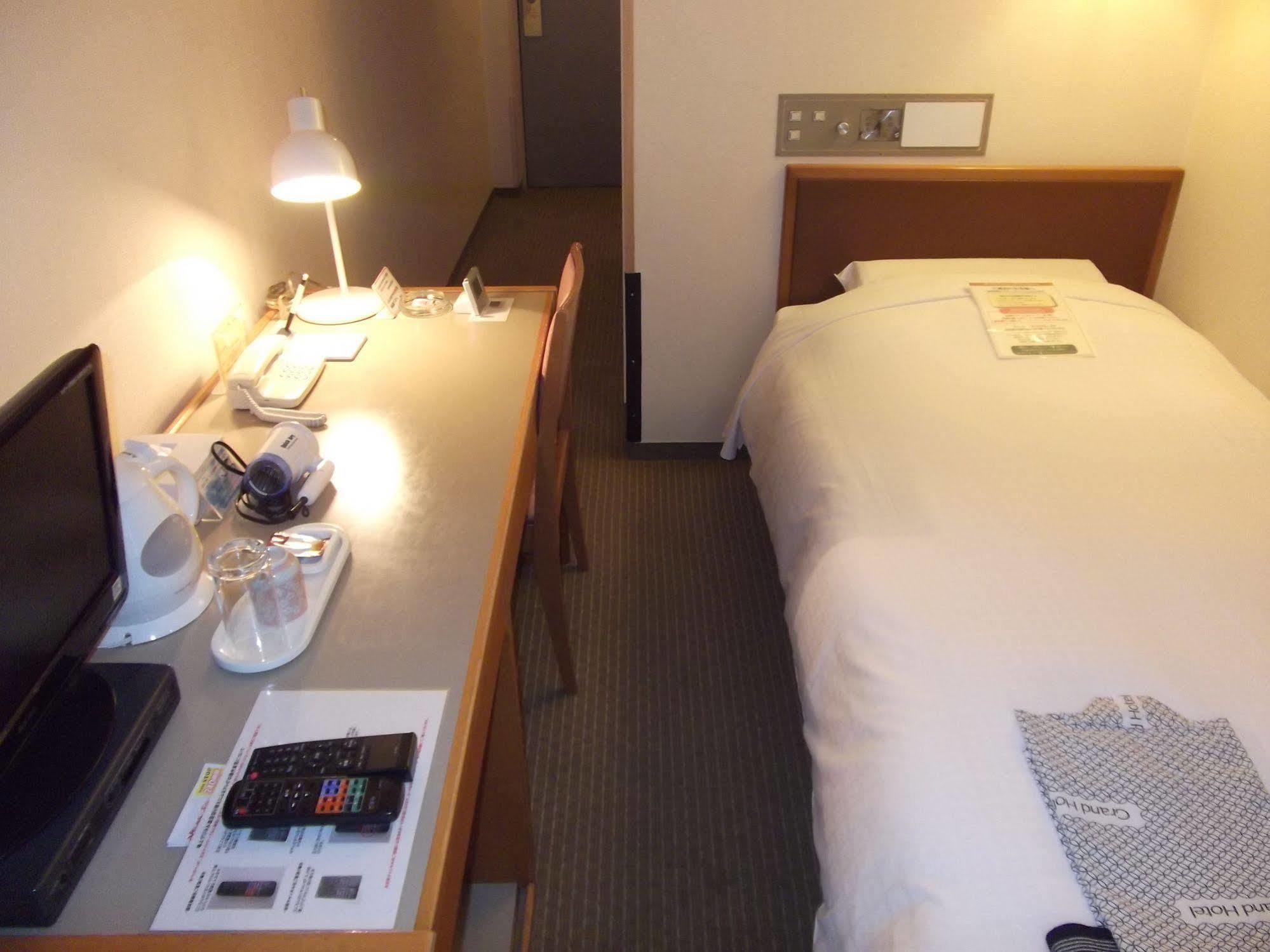 Ichikawa Grand Hotel Esterno foto